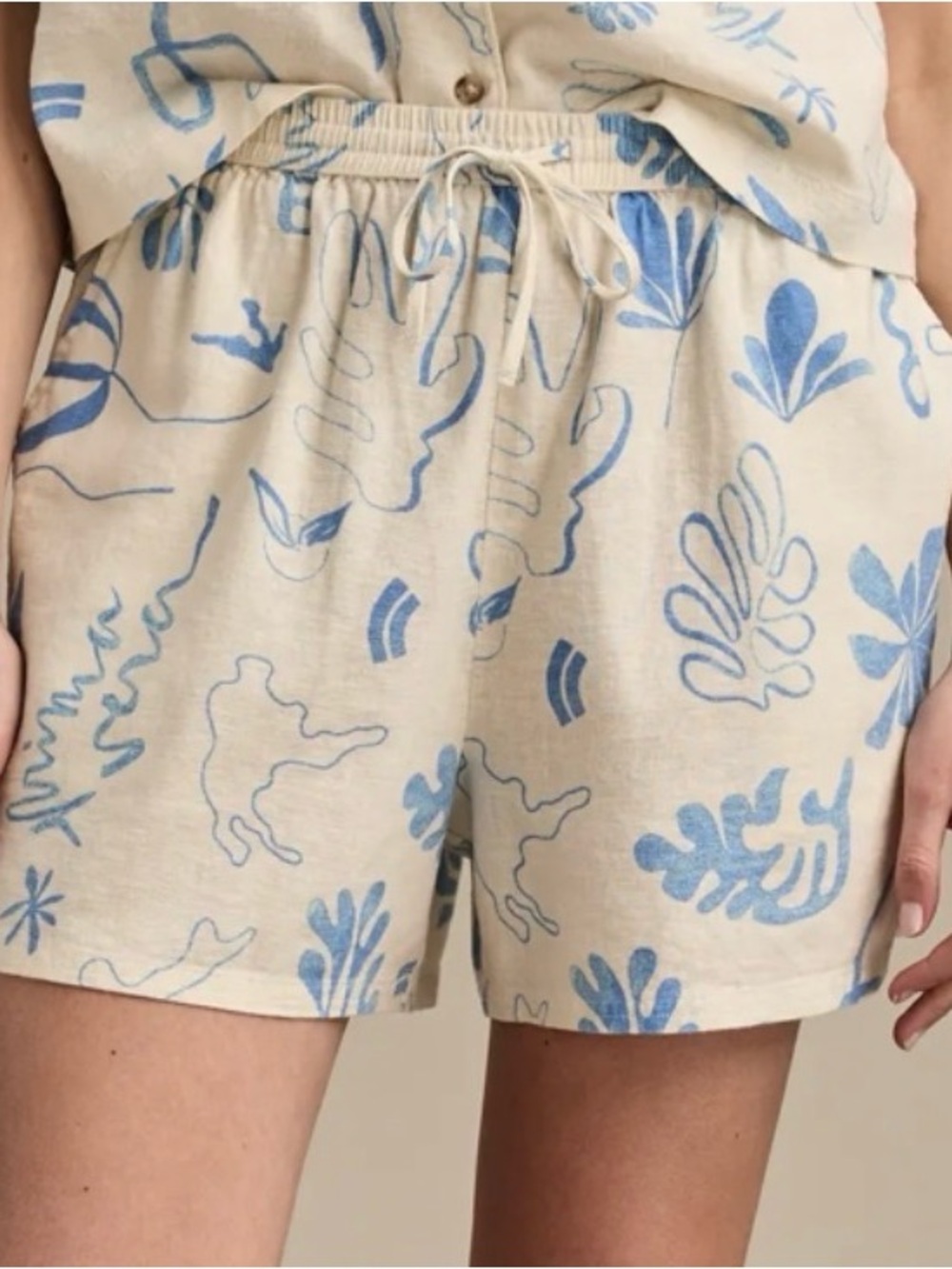 Lucky Brand Cream Shorts with Blue Botanical Print